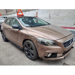 V40 CC MOMENTUM